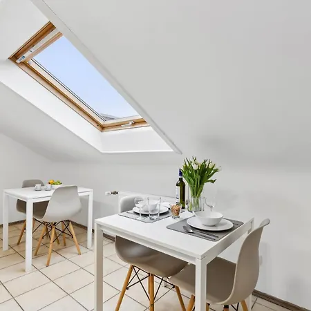 Zentrale, Grosse & Moderne In Koblencja