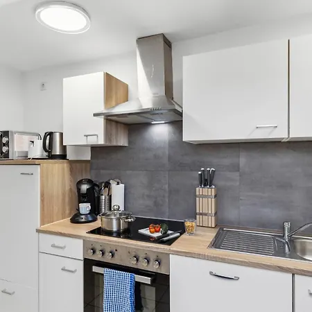 Zentrale, Grosse & Moderne In Appartement