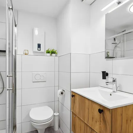 Zentrale, Grosse & Moderne In Apartament