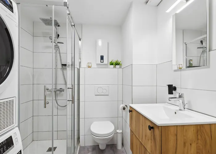 Zentrale, Grosse & Moderne In 아파트 *